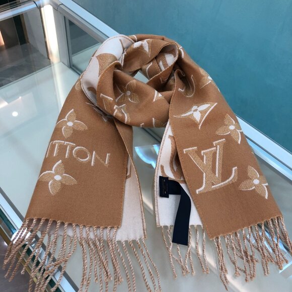 Louis Vuitton Scarf - Picture 1 of 3